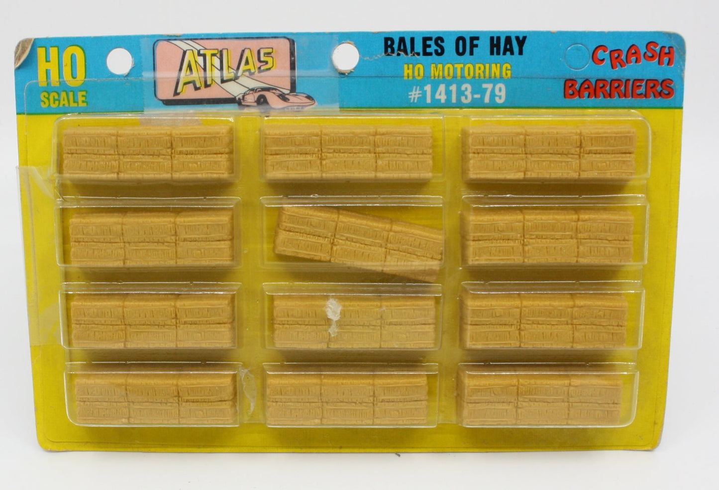 Atlas 1413-79 HO Bales of Hay Crash Barriers