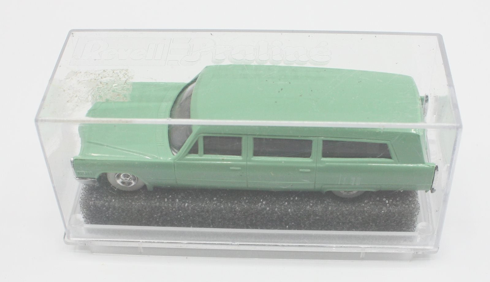 Praline 82906 HO Caddy '70 Stationwagon (lux)