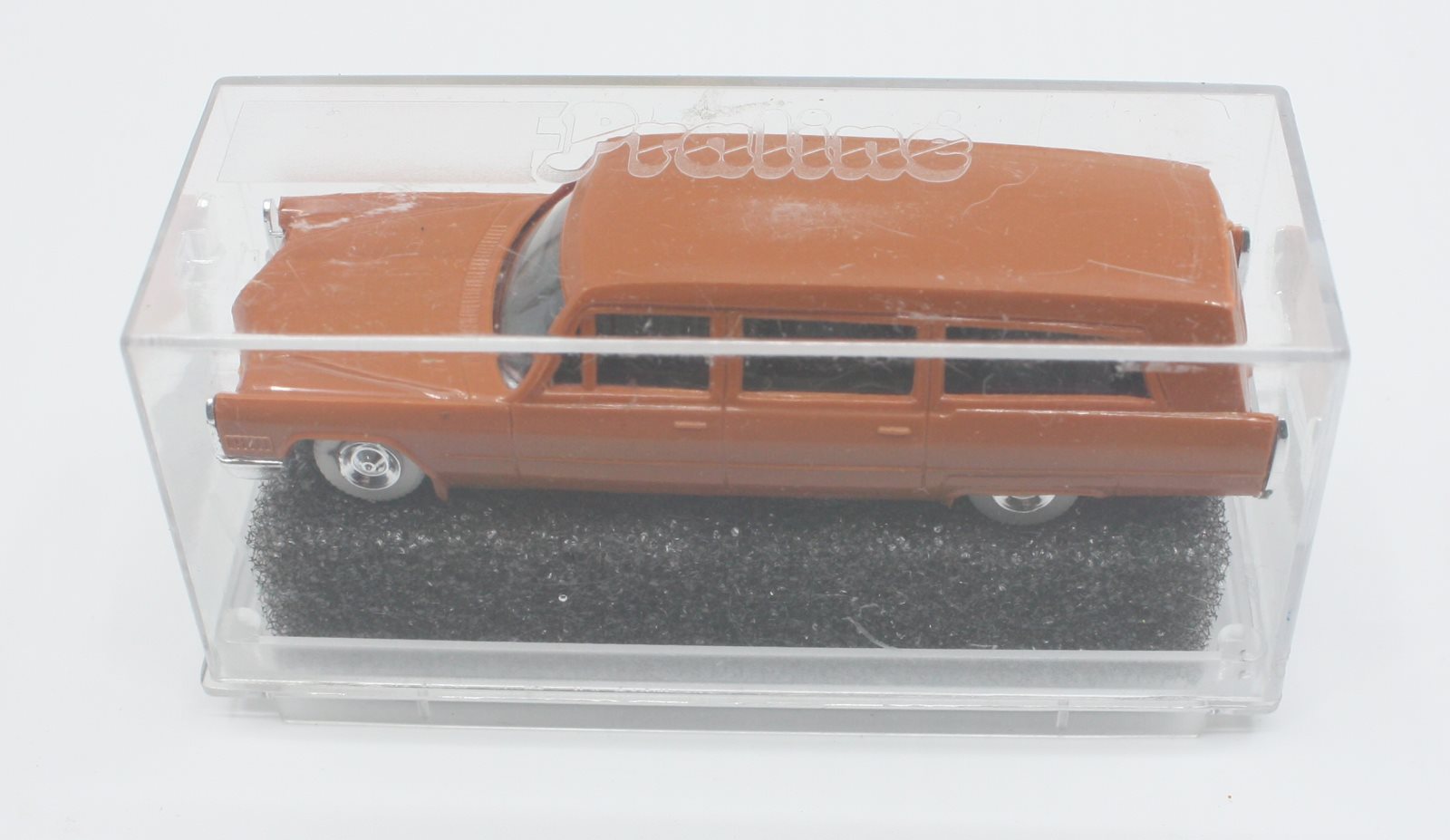 Praline 2906 HO Caddy Stationwagon .deluxe