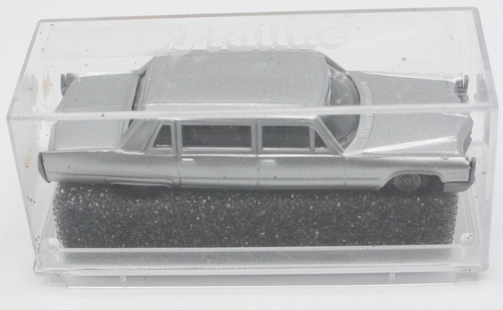 Praline 2803 HO Cadillac Limpusine met.