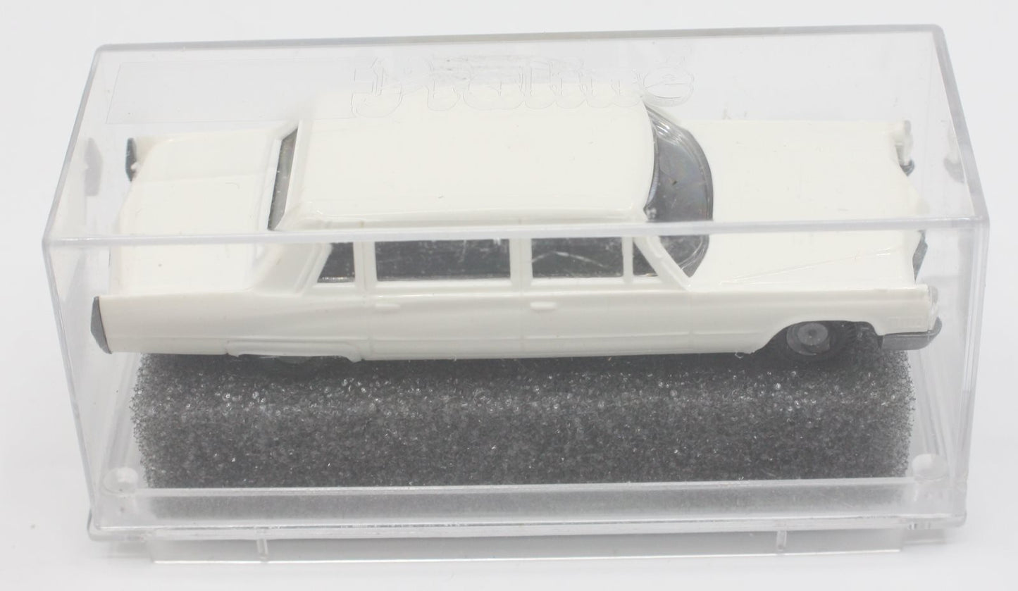 Praline 2801 HO Cadillac Limousine