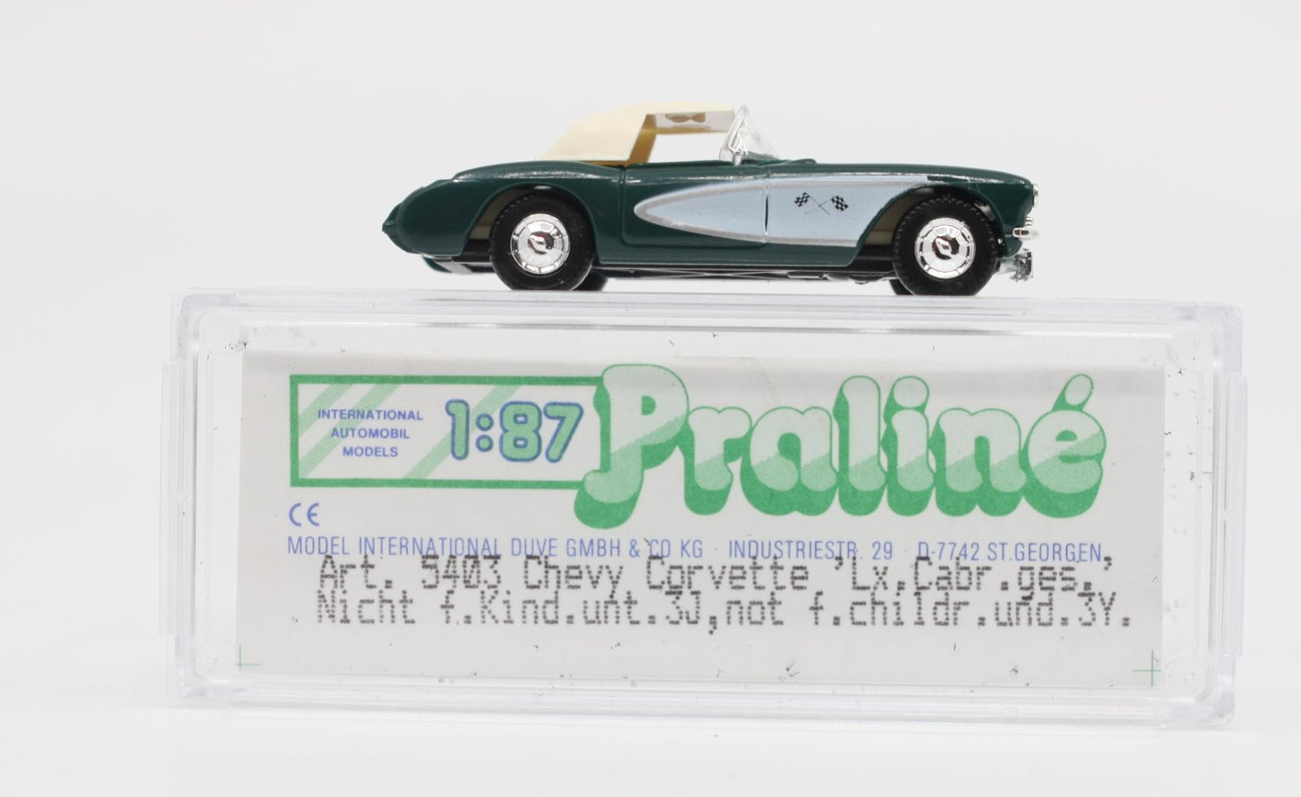 Praline 5403 HO Green Chevy Covrette with White Top