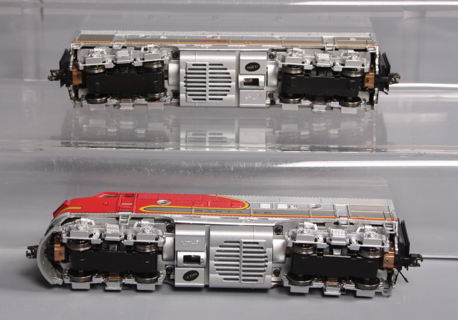 MTH 80-2185-1 HO Santa Fe F-3 A/B Diesel Locomotive Set with PS 3.0 (Set of 2)