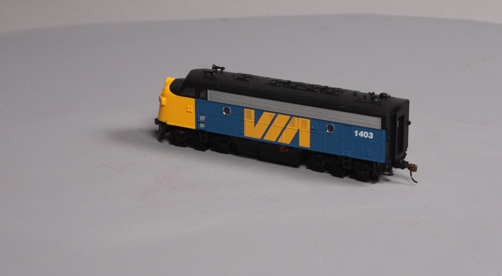 Roundhouse 82080 HO F7A, VIA #1403