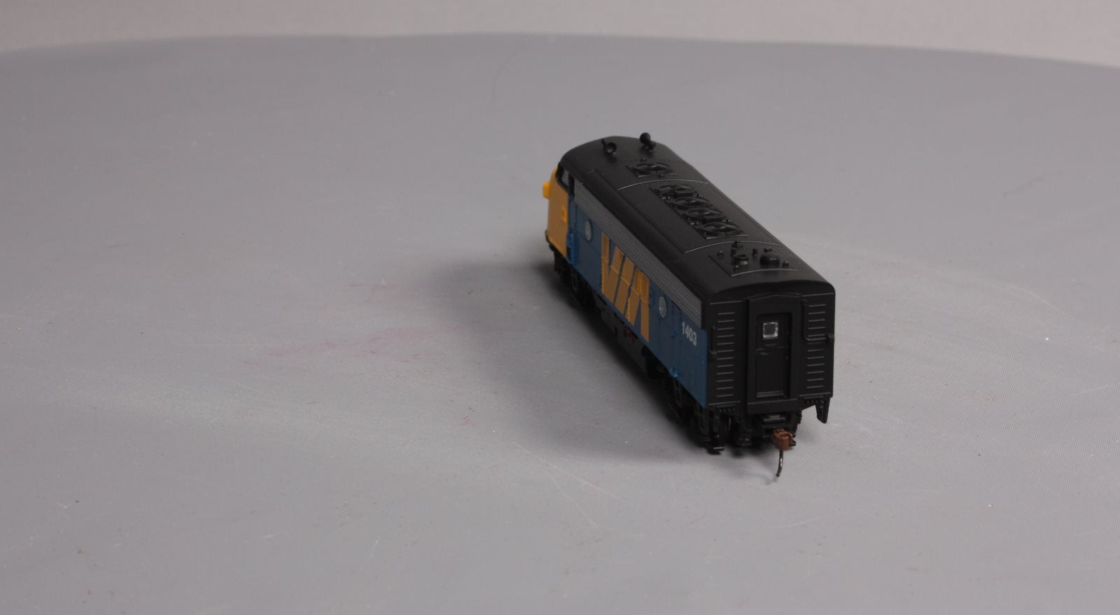 Roundhouse 82080 HO F7A, VIA #1403