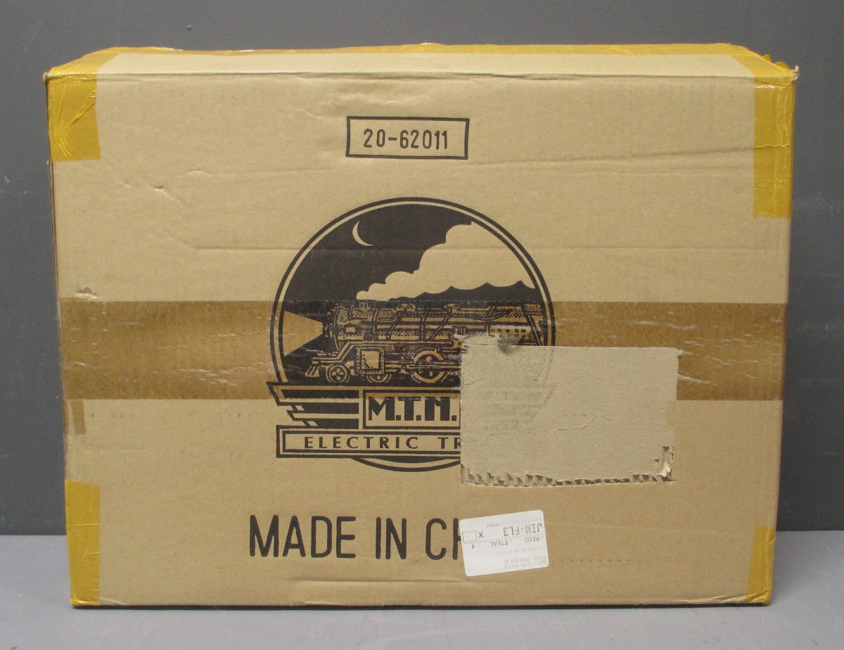 MTH 20-62011 O Central Pacific 64' Woodsided Passenger Car Set (Set of 3)
