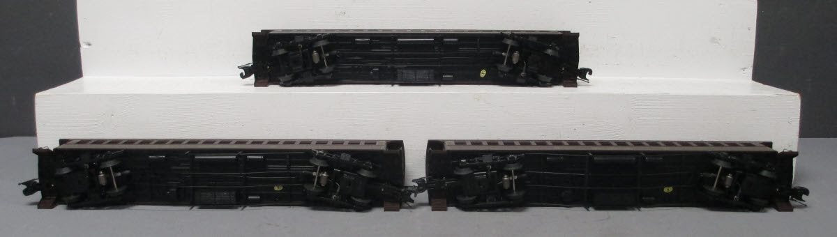 MTH 20-62011 O Central Pacific 64' Woodsided Passenger Car Set (Set of 3)