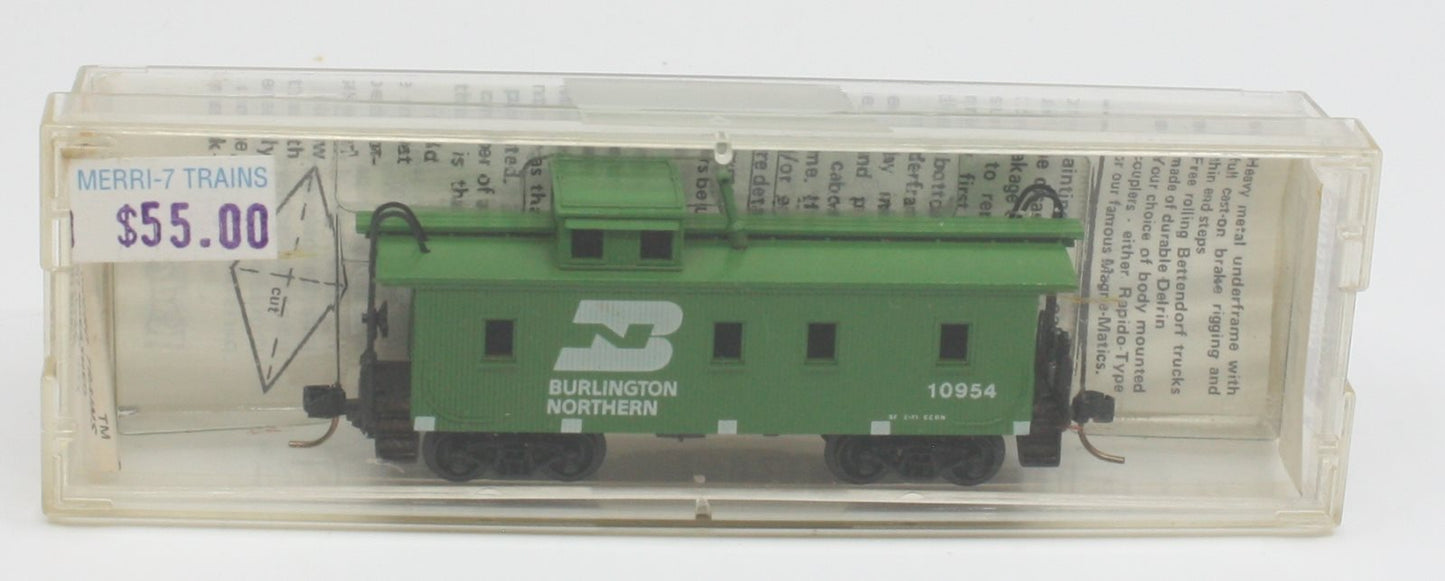 Kadee 50050 34' Wood Sheathed Caboose Burlington