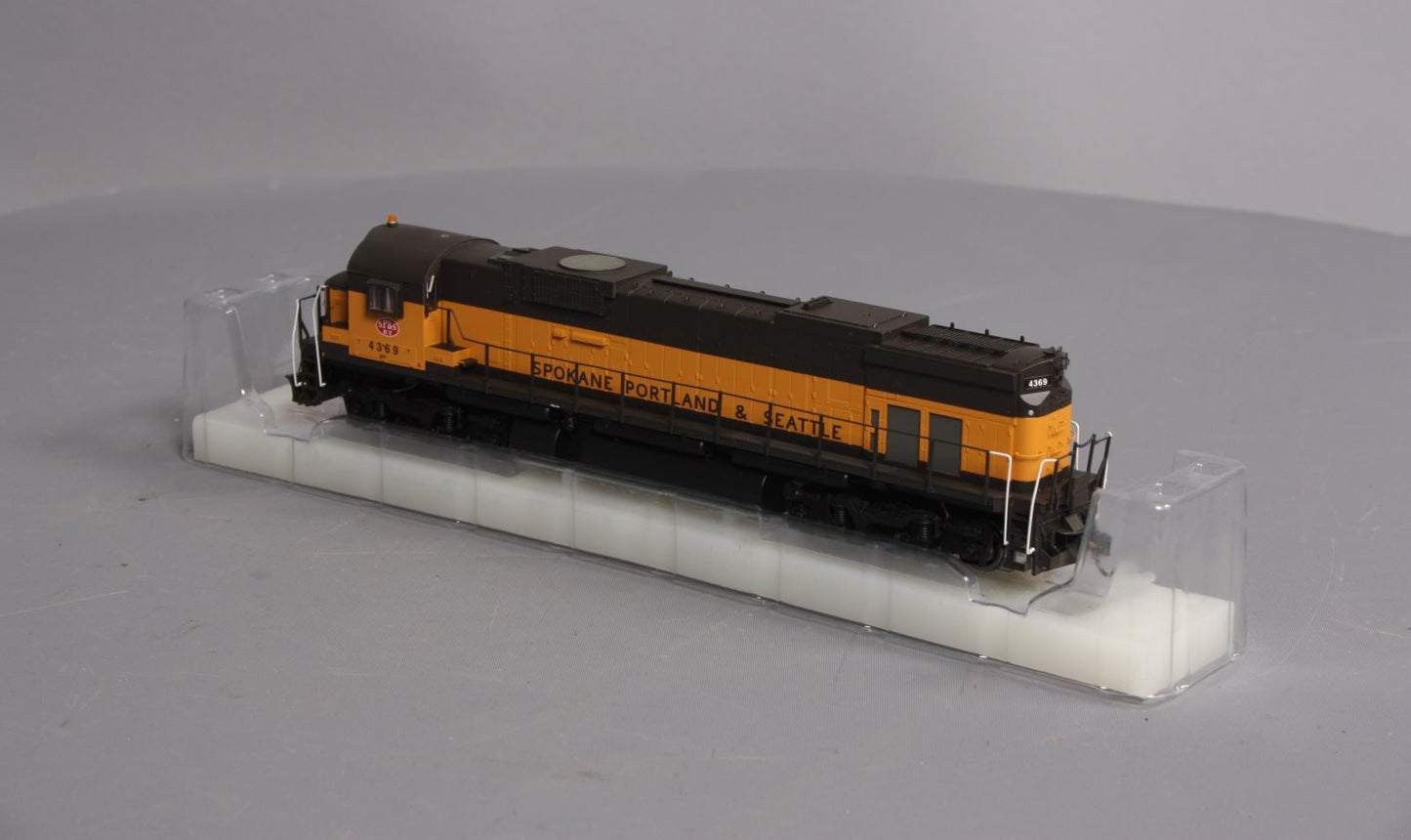 Bowser 23596 HO SP&S/BN C636 Diesel Locomotive w/DCC & Sound #4369
