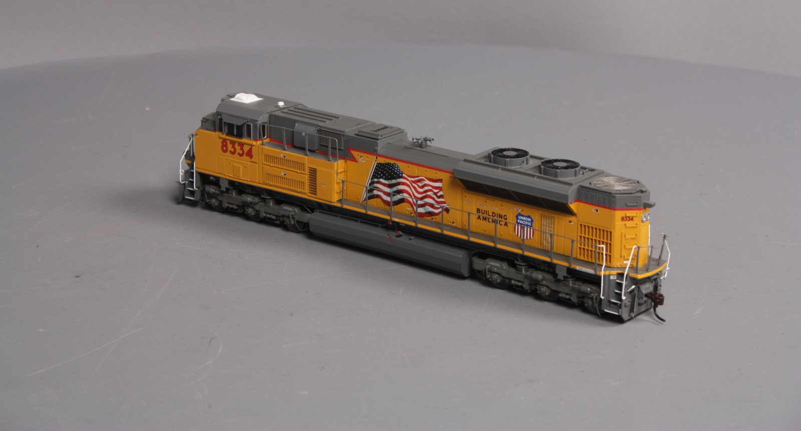 Athearn G68520 HO Union Pacific SD70ACe Powered Diesel Locomotive #8334