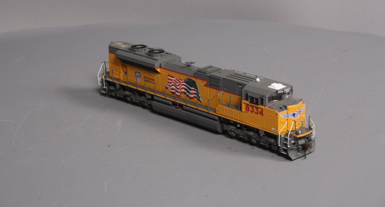 Athearn G68520 HO Union Pacific SD70ACe Powered Diesel Locomotive #8334