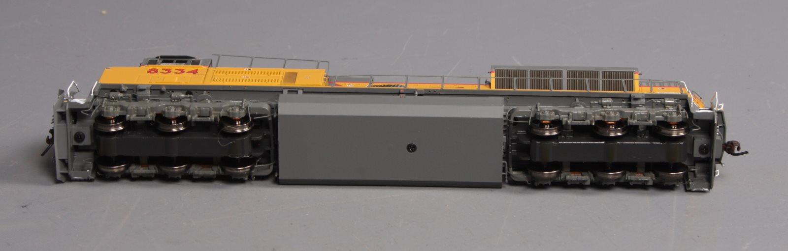 Athearn G68520 HO Union Pacific SD70ACe Powered Diesel Locomotive #8334