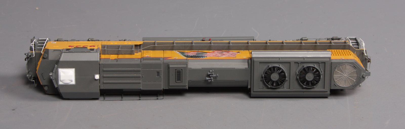 Athearn G68520 HO Union Pacific SD70ACe Powered Diesel Locomotive #8334