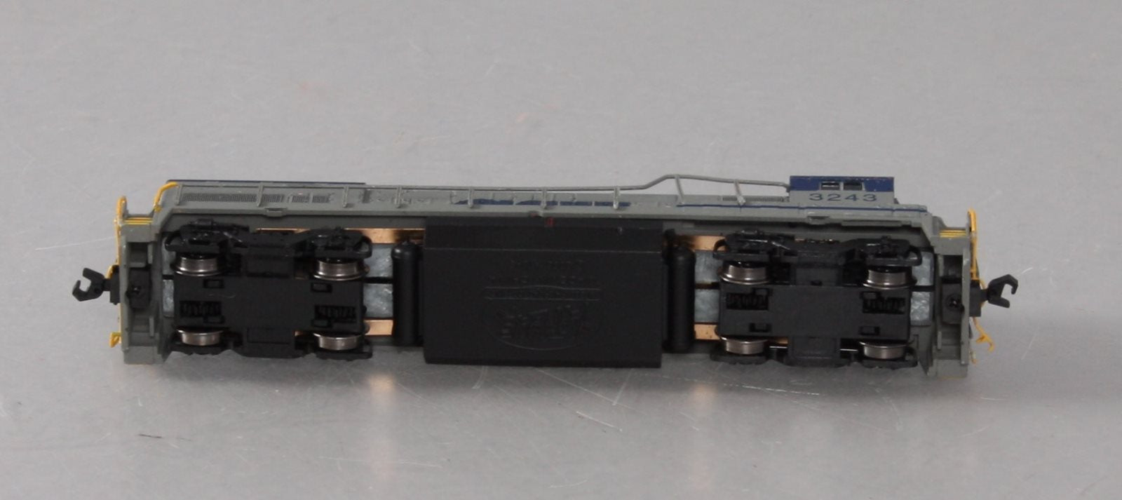 Atlas 45974 N Scale CSX U23B Diesel Locomotive #3243