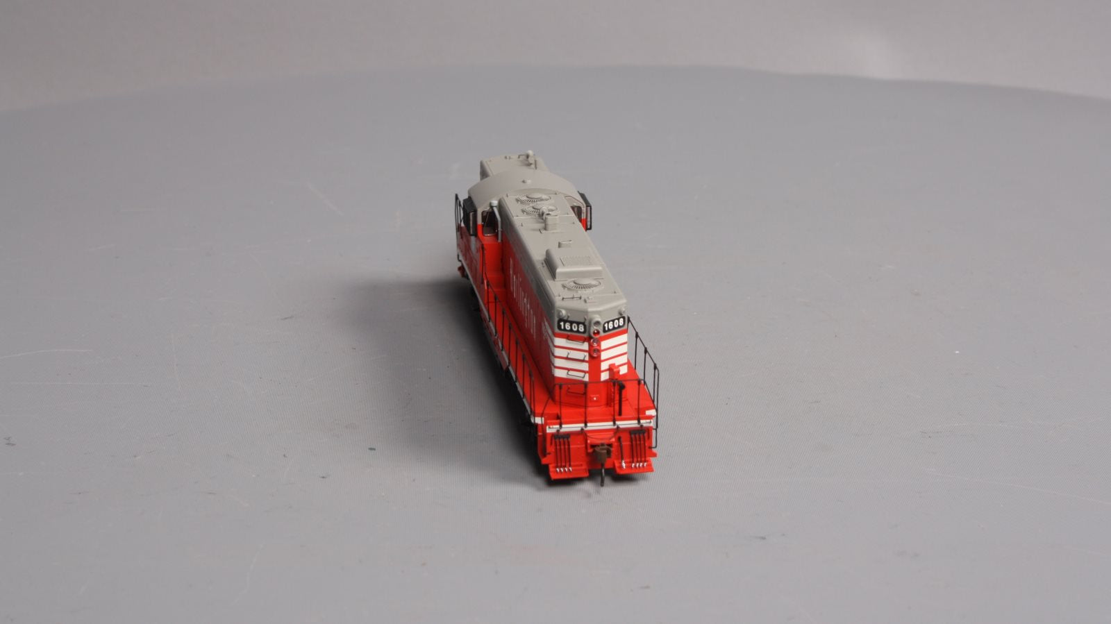 Athearn G64263 HO Burlington Northern GP7 Diesel Locomotive w/DCC & Sound #1608