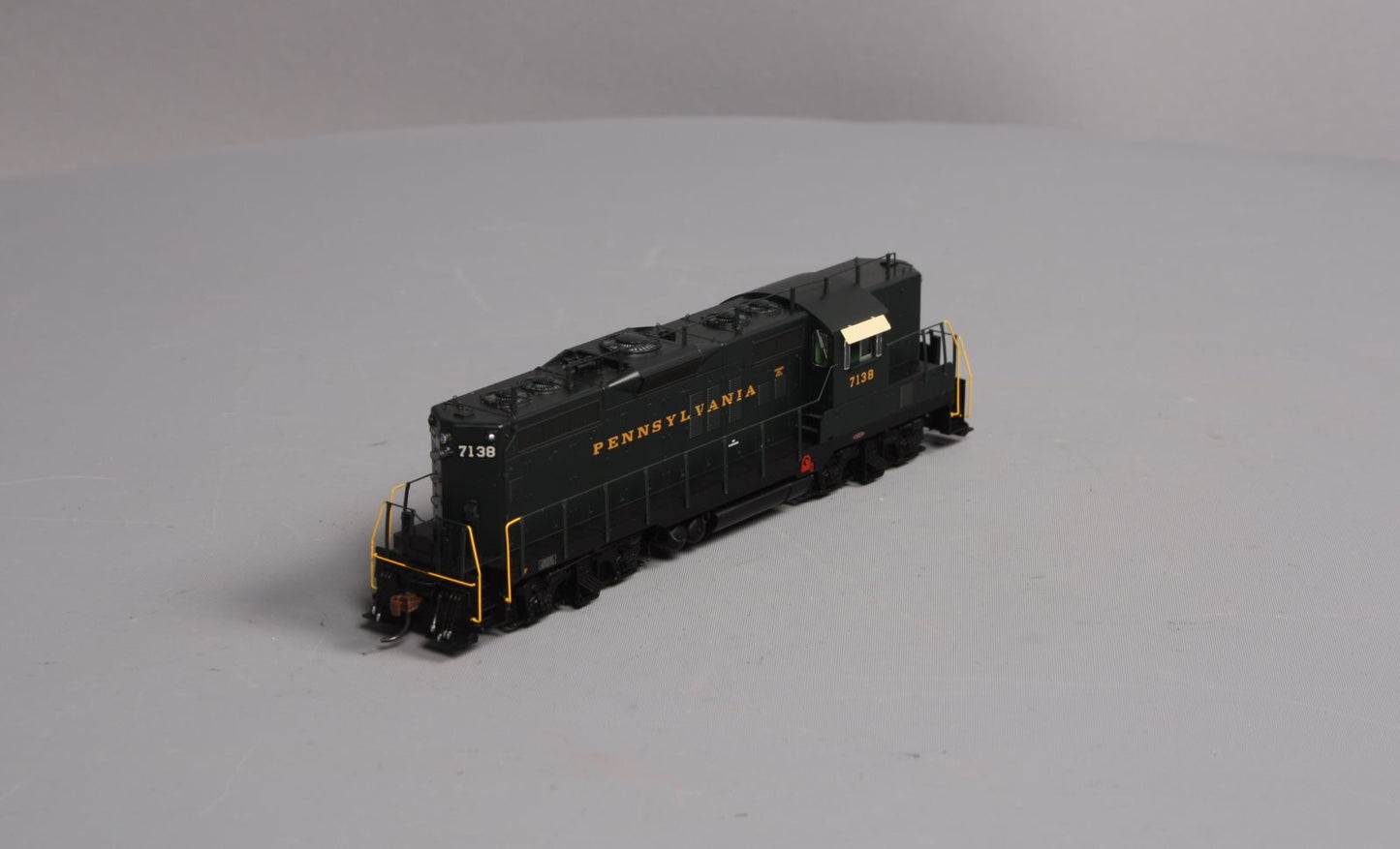 Athearn G64303 HO Pennsylvania GP9 Diesel Locomotive with DCC & Sound #7138