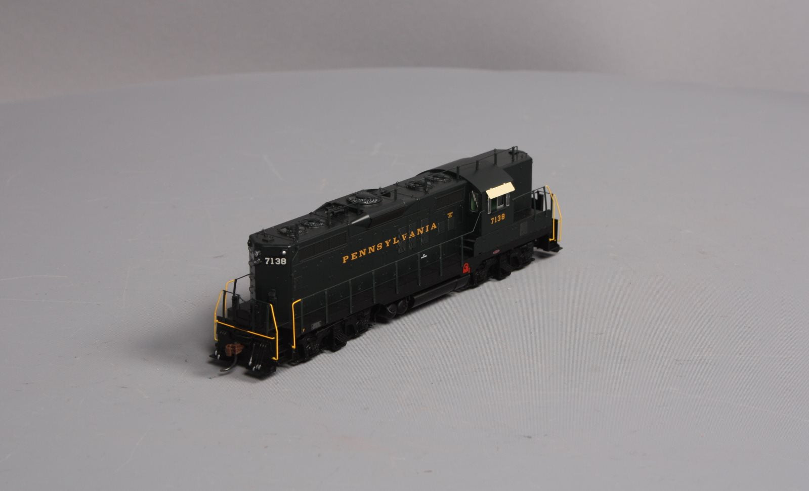 Athearn G64303 HO Pennsylvania GP9 Diesel Locomotive with DCC & Sound #7138