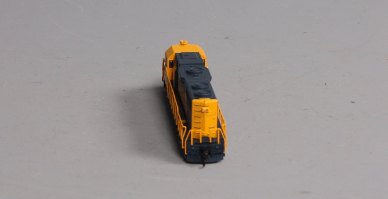 Atlas 40002749 N Scale Santa Fe EMD GP38 Diesel Locomotive #2339