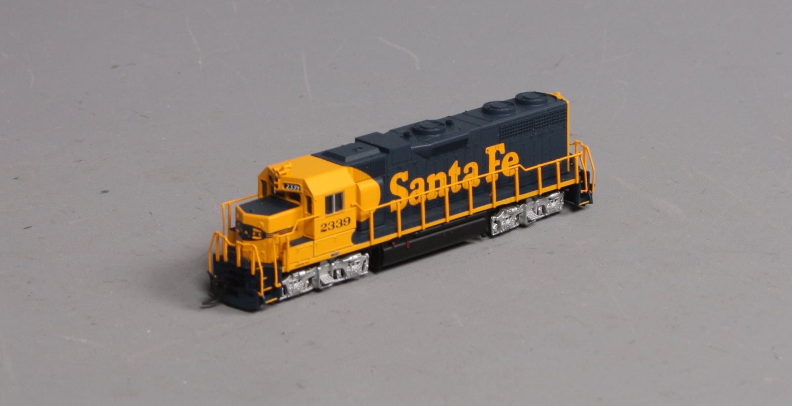 Atlas 40002749 N Scale Santa Fe EMD GP38 Diesel Locomotive #2339