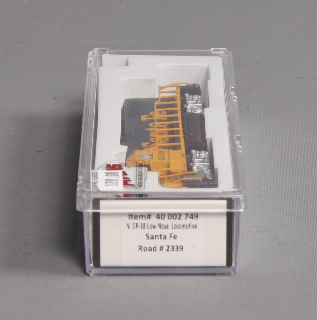 Atlas 40002749 N Scale Santa Fe EMD GP38 Diesel Locomotive #2339