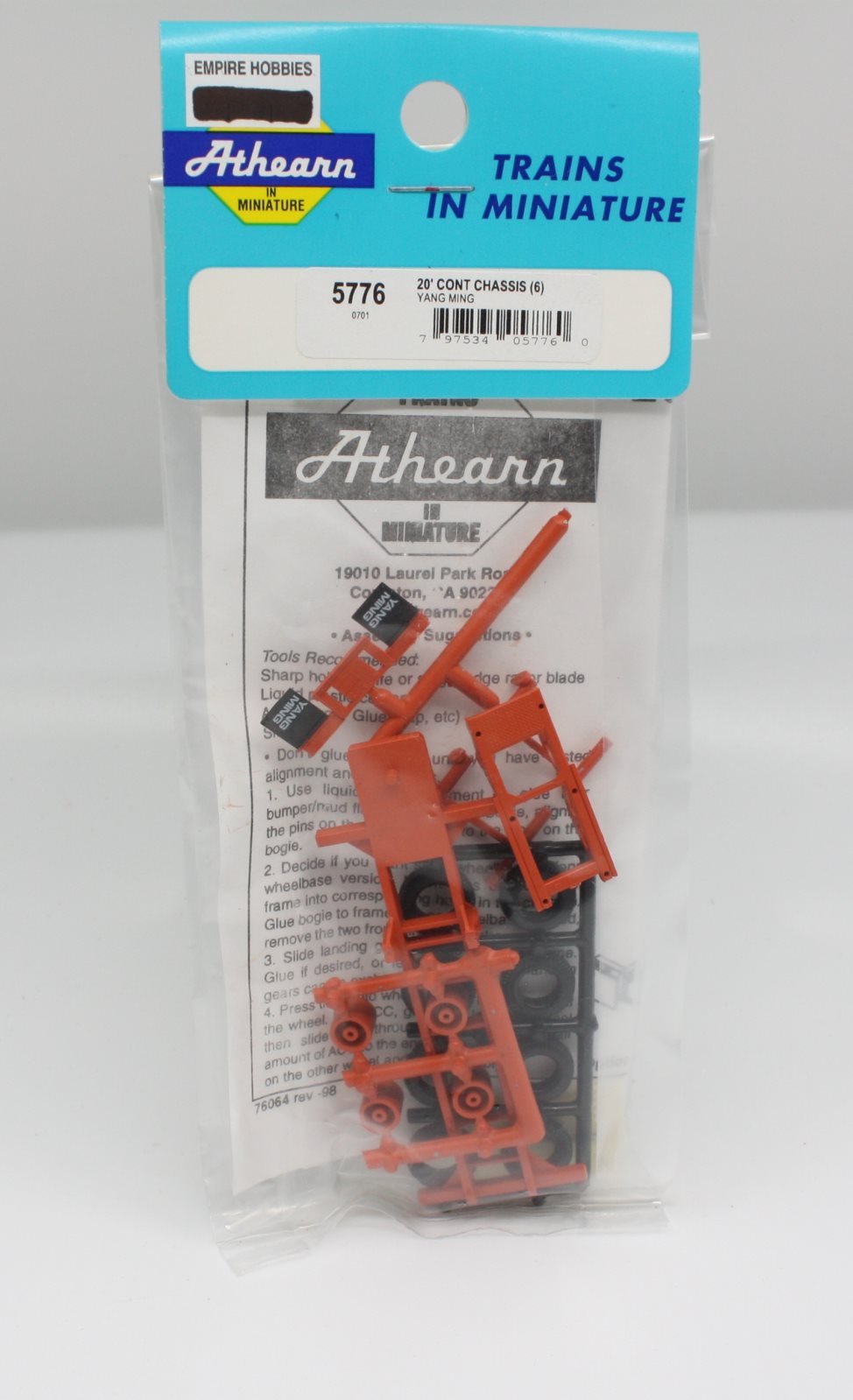 Athearn 5776 HO 20'  Yang Ming Container Chassis Plastic Kit