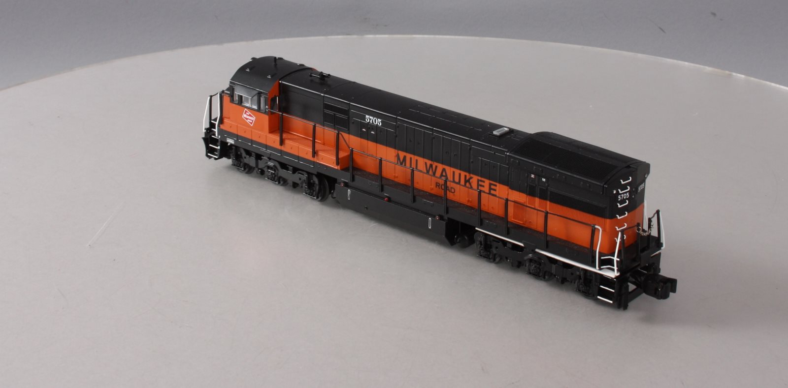 American Flyer 6-42516 S Milwukee Road Legacy U33C Diesel Locomotive #5705