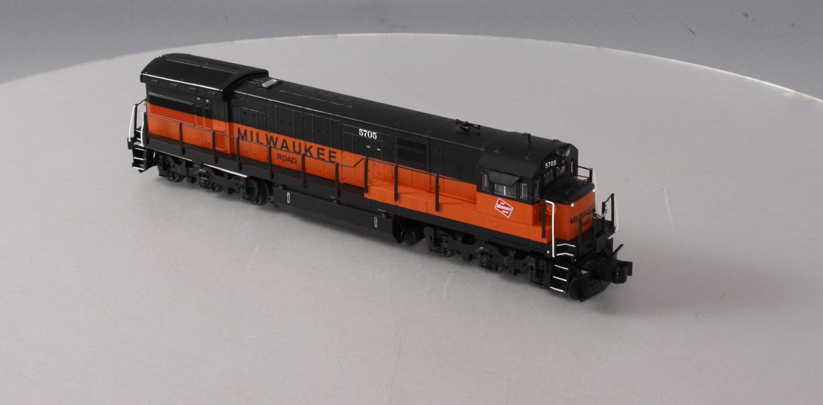 American Flyer 6-42516 S Milwukee Road Legacy U33C Diesel Locomotive #5705