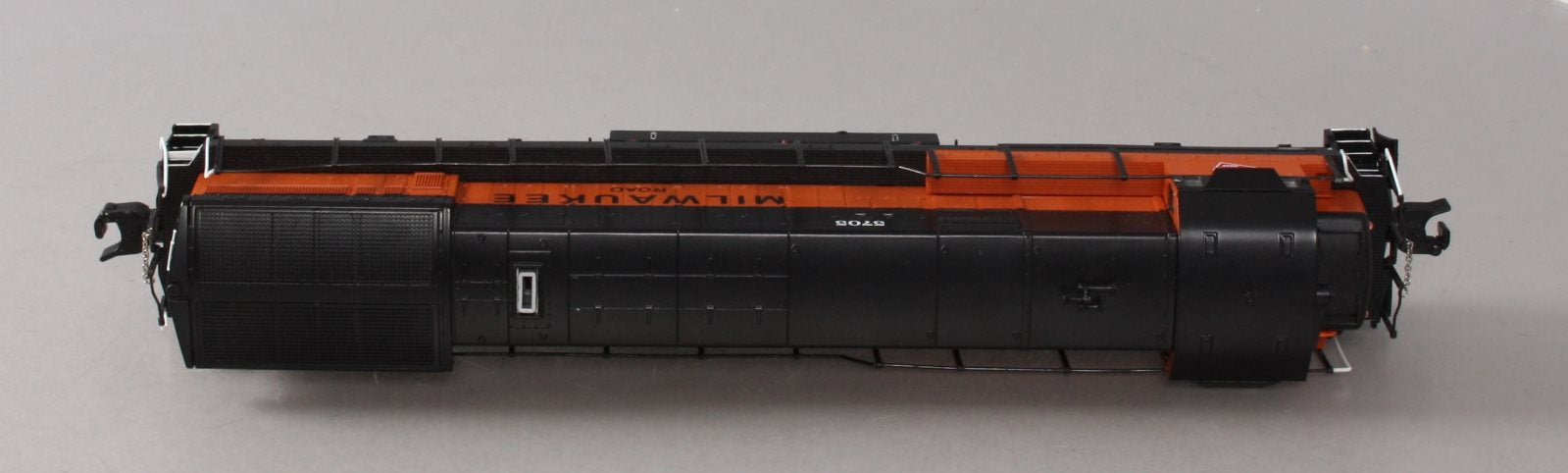 American Flyer 6-42516 S Milwukee Road Legacy U33C Diesel Locomotive #5705