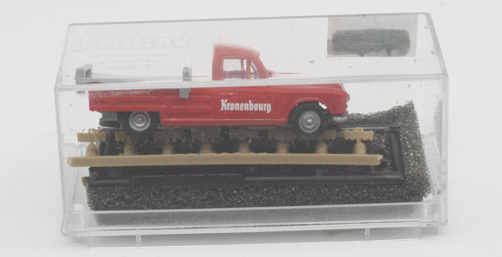 Praline/Busch 2309 1:87 Peugeot 403 Pickup Kroenb