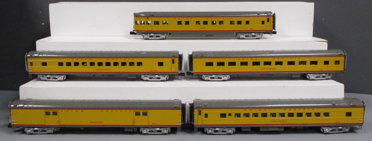 MTH 20-65147 O UP 70' Streamlined Smooth Sided Passenger Car Set (Set of 5)