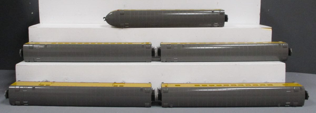 MTH 20-65147 O UP 70' Streamlined Smooth Sided Passenger Car Set (Set of 5)