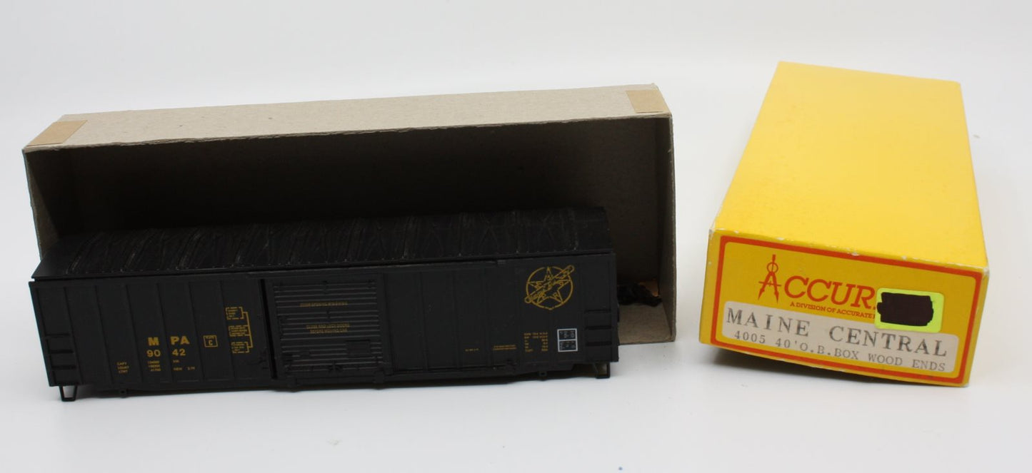 Accurail 4005 Maine Central 40' Box Woods Ends
