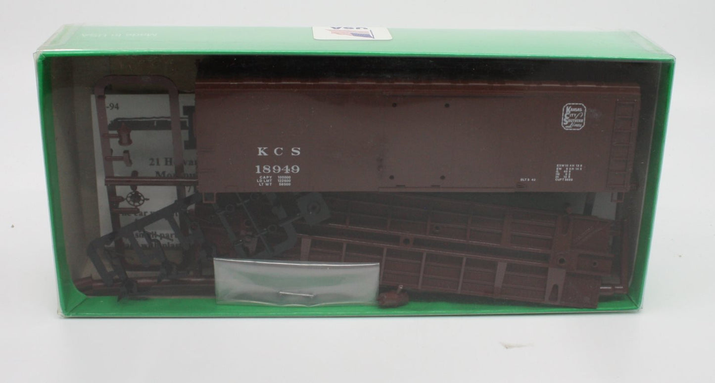 Bowser 3-1058 HO Scale Kansas City Southern/KCS 40" Single Door Box Car Kit