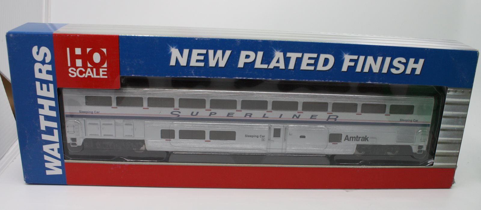 Walthers 932-16173 Amtrak Superliner I Sleeper Amtrak Phase IV