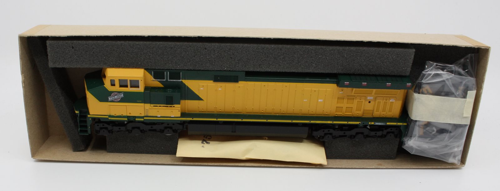 Athearn 4917 HO C44-9W Power CNW