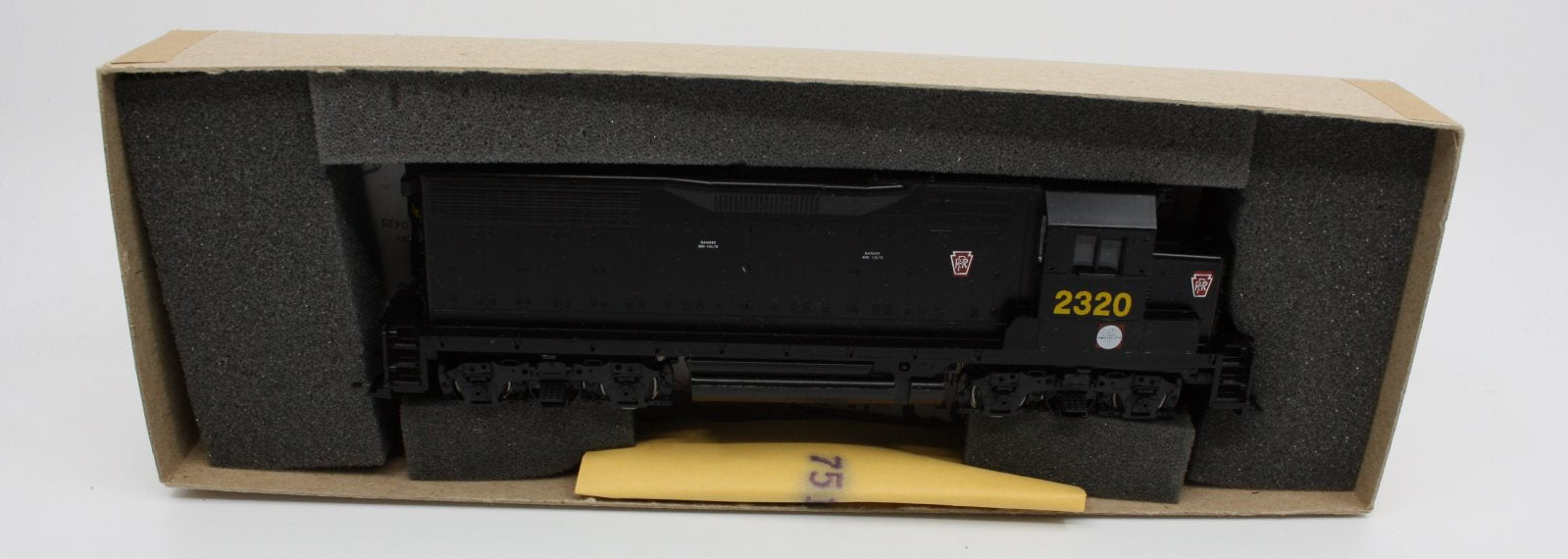 Athearn 2320 HO BEV/BEL Collectors Corner Pennsylvania GP-35 Powered #3502-2