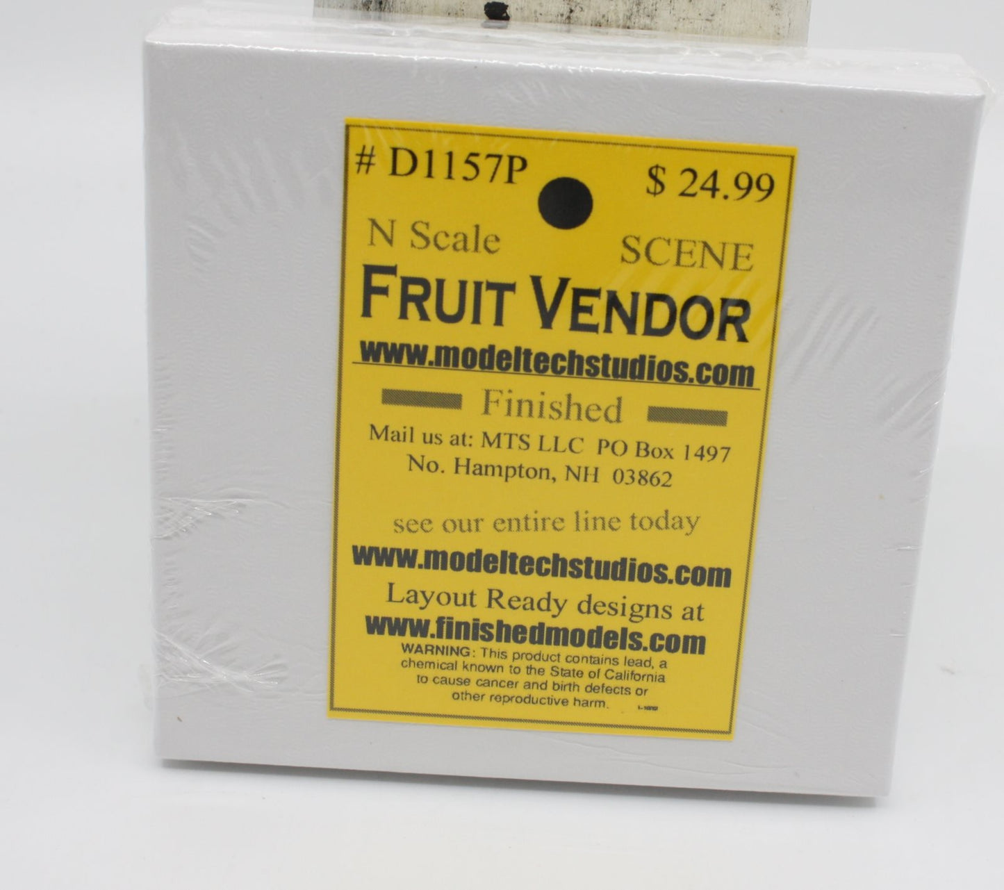 Model Tech Studios D1157P N Scale Fruit Vendor (Finished)