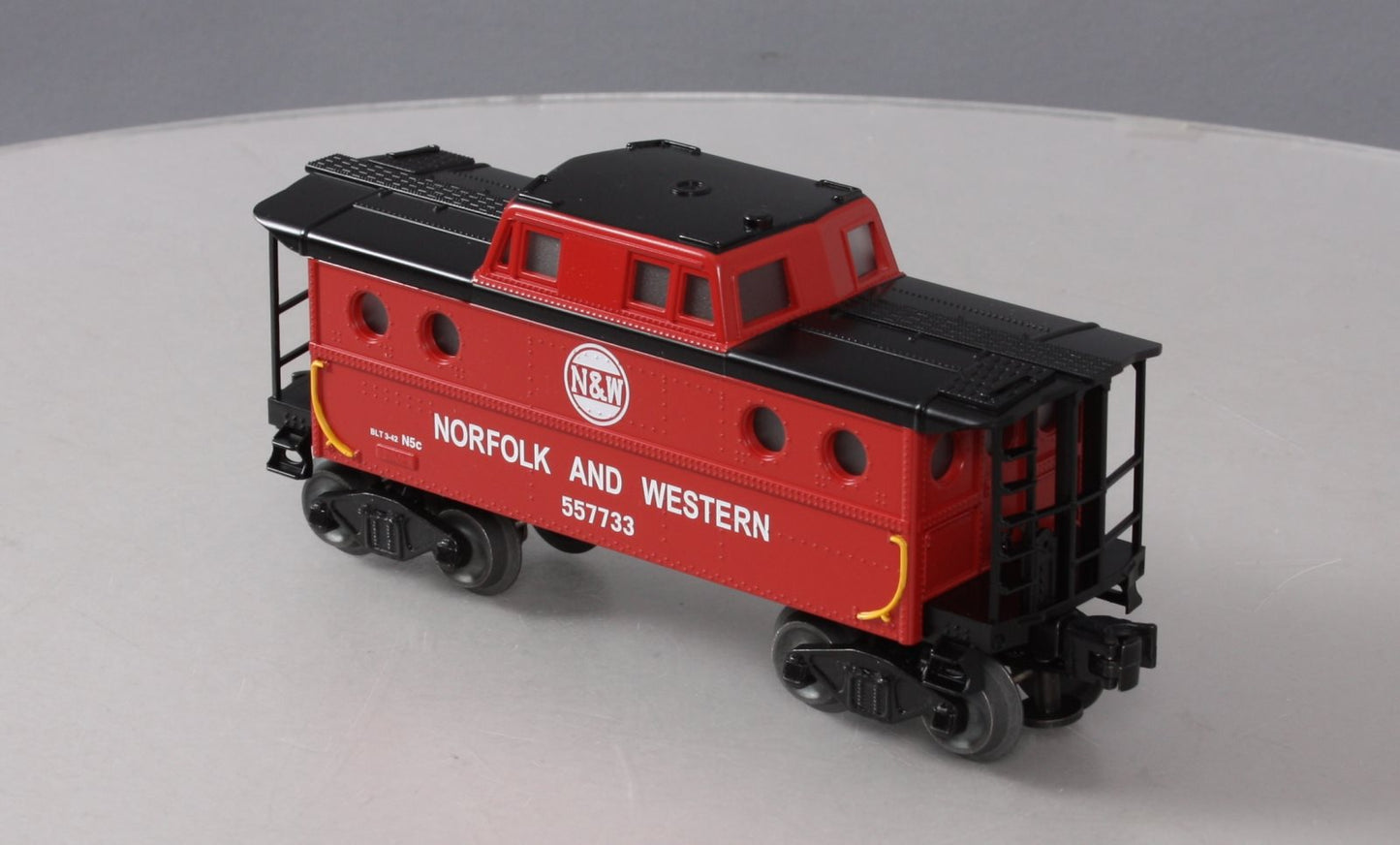 Williams 00304F O Norfolk & Wetern N5C Porthole Caboose # 557733 (Red)