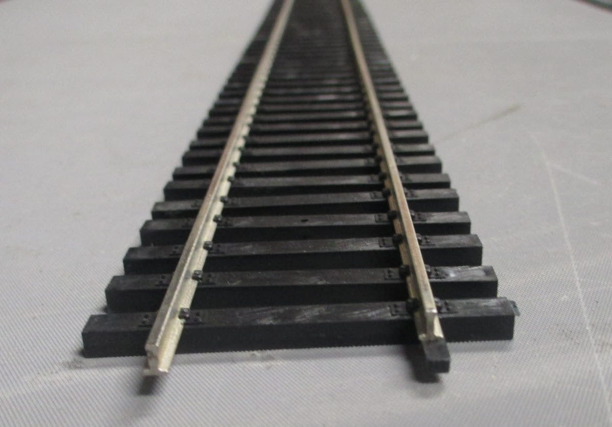 Atlas 6000 O Scale 2-Rail 36" Straight Track Section