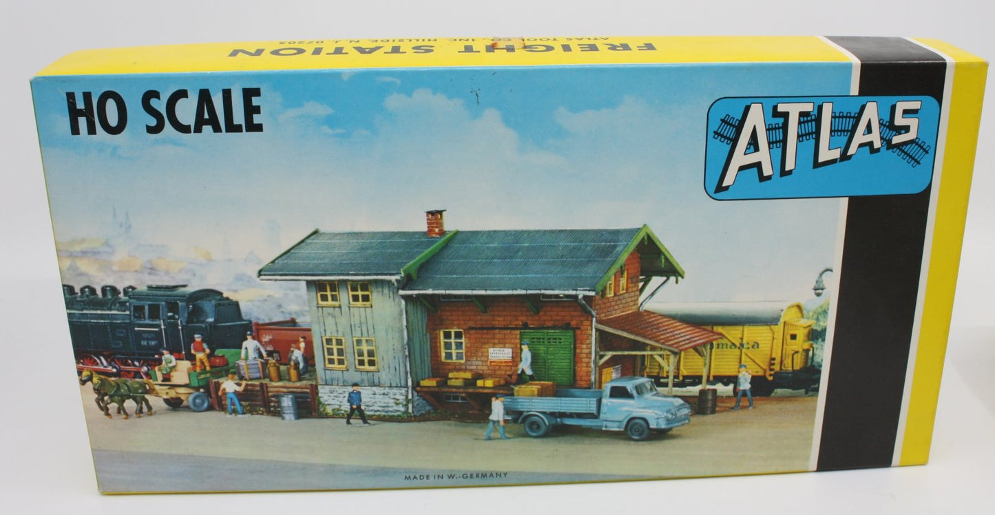 Atlas 749 HO Freight Station
