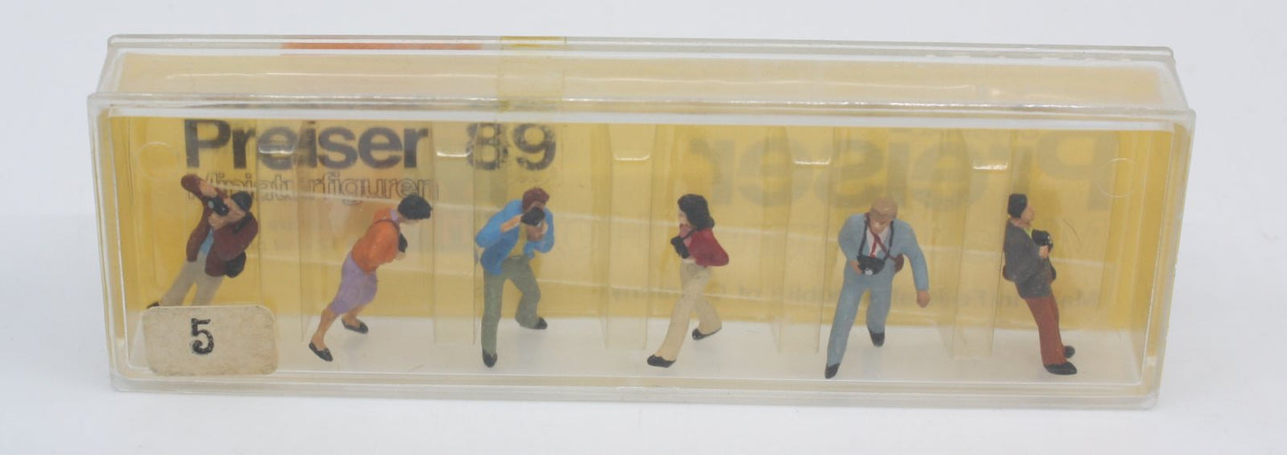 Preiser 89 HO Photographers Figures (Set of 6)