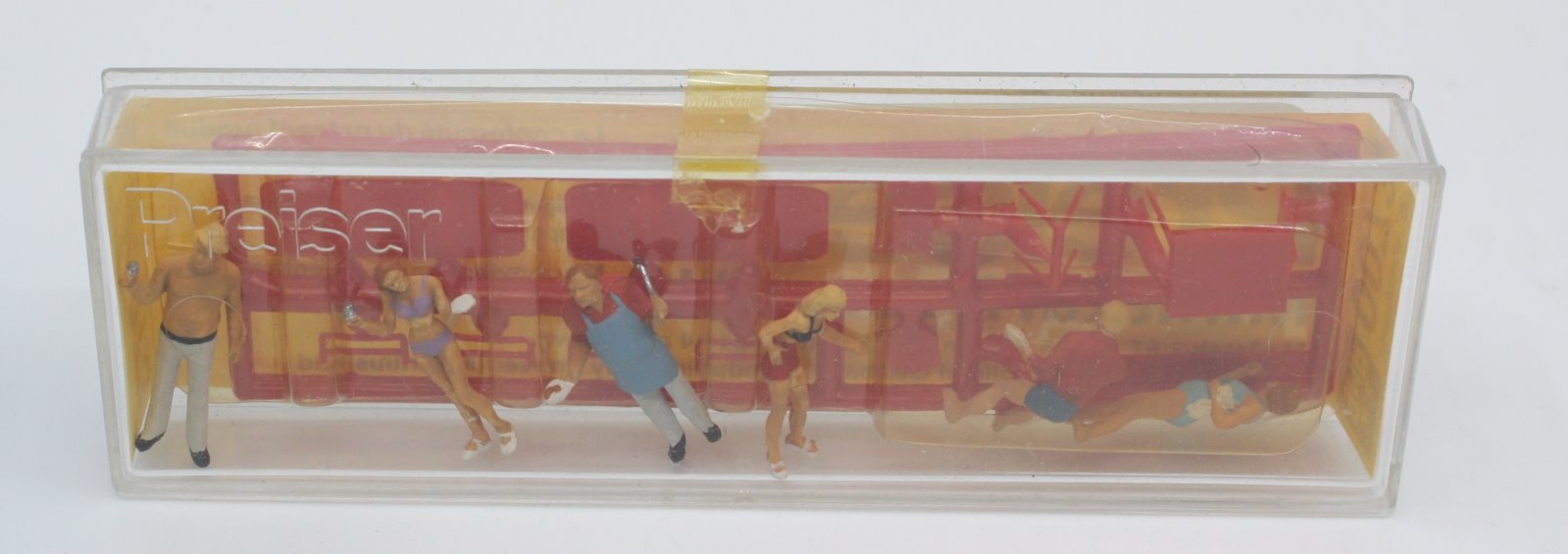Preiser 0073 HO Barbecue Scene Figures (Set of 6)