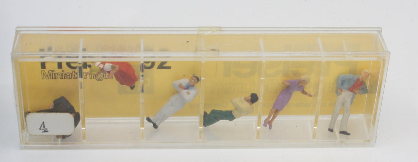 Preiser 92 HO People Looking Down Figures (Set of 6)