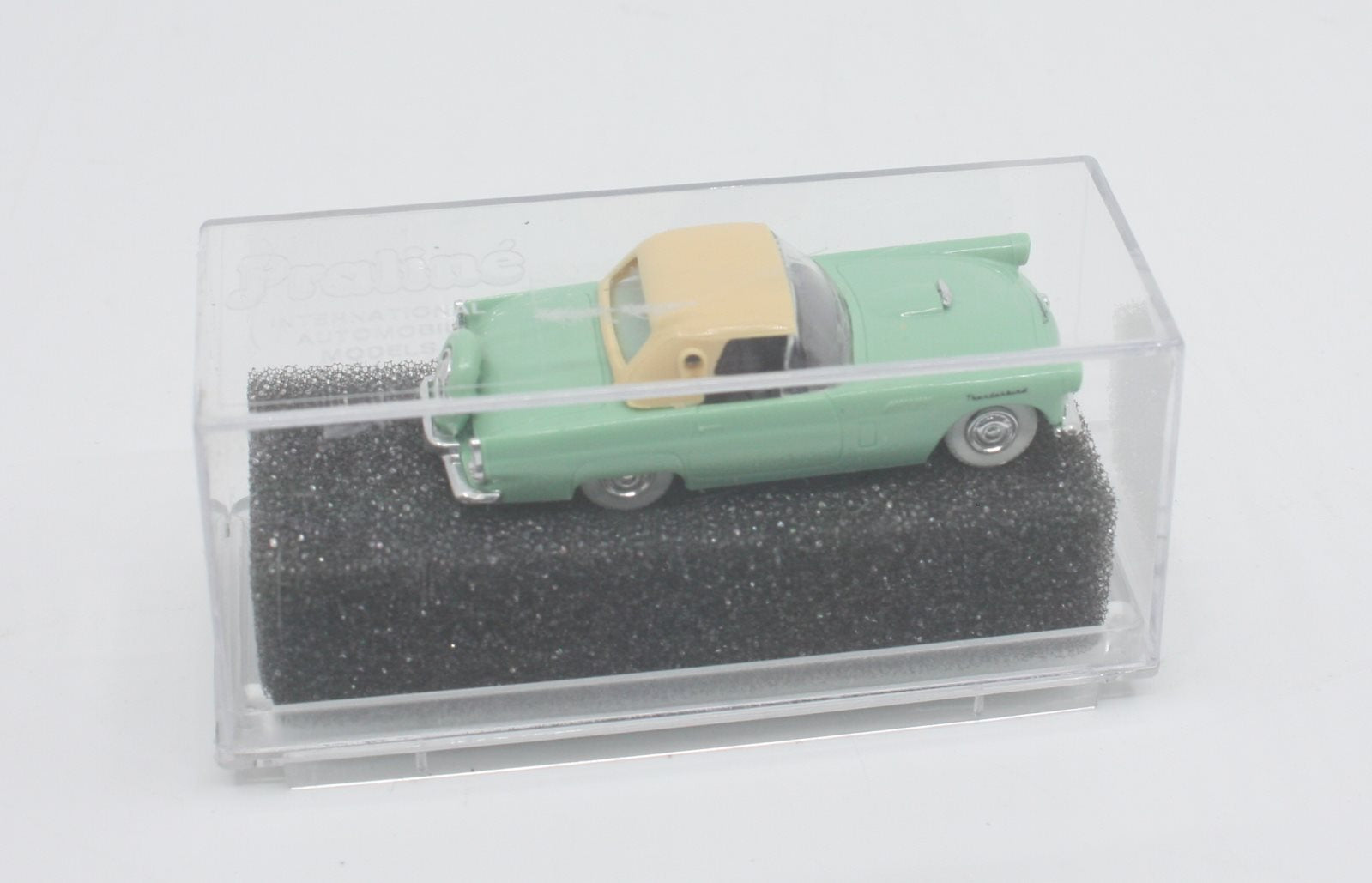 Praline 5201 HO Ford Thunderbird Hardtop Seafoam Green/Cream Top