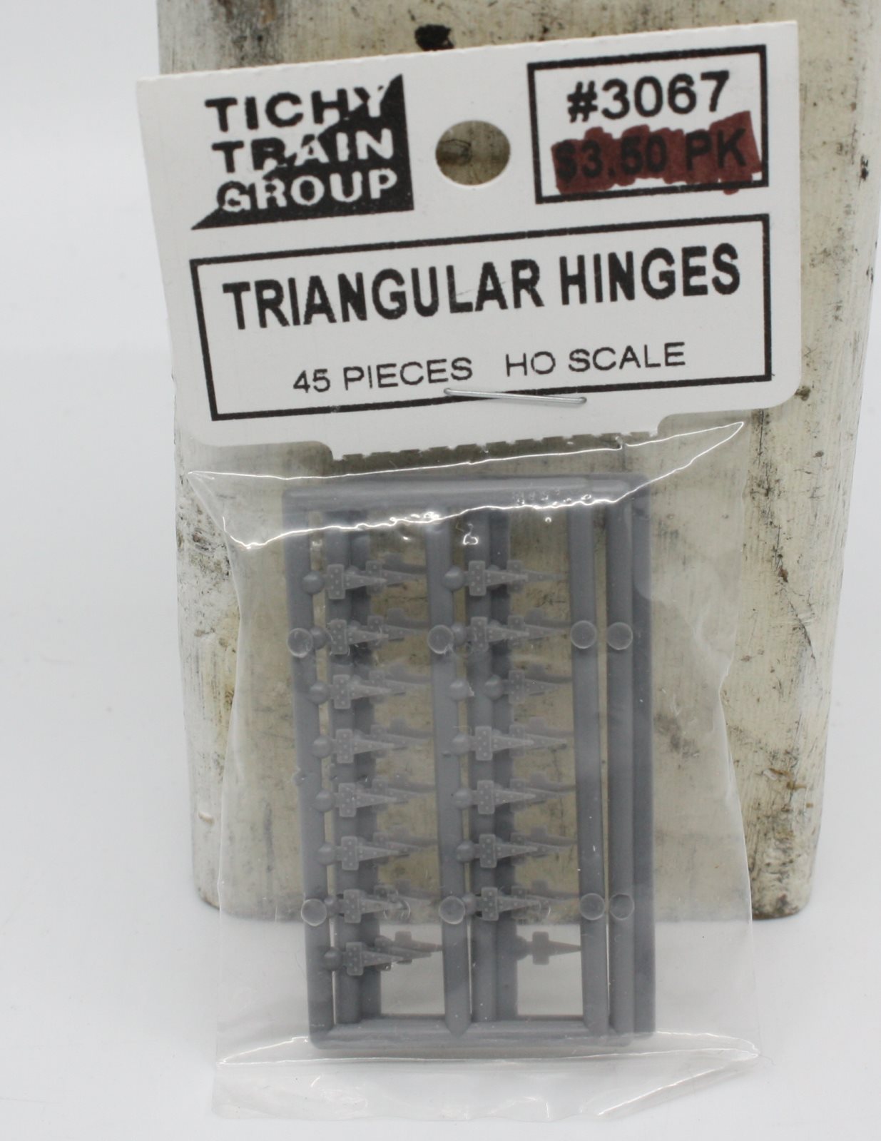 Tichy 3067 HO Triangular Hinges (Bag of 45)