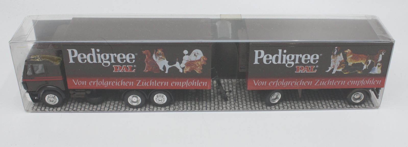 Albedo D-8807 HO Pedigree Pal Tractor Double Trailer