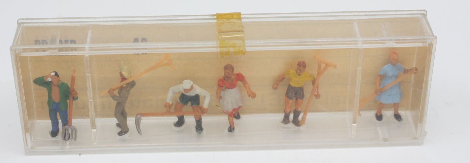 Preiser 46 HO Working People with Rakes Figures (Set of 6)