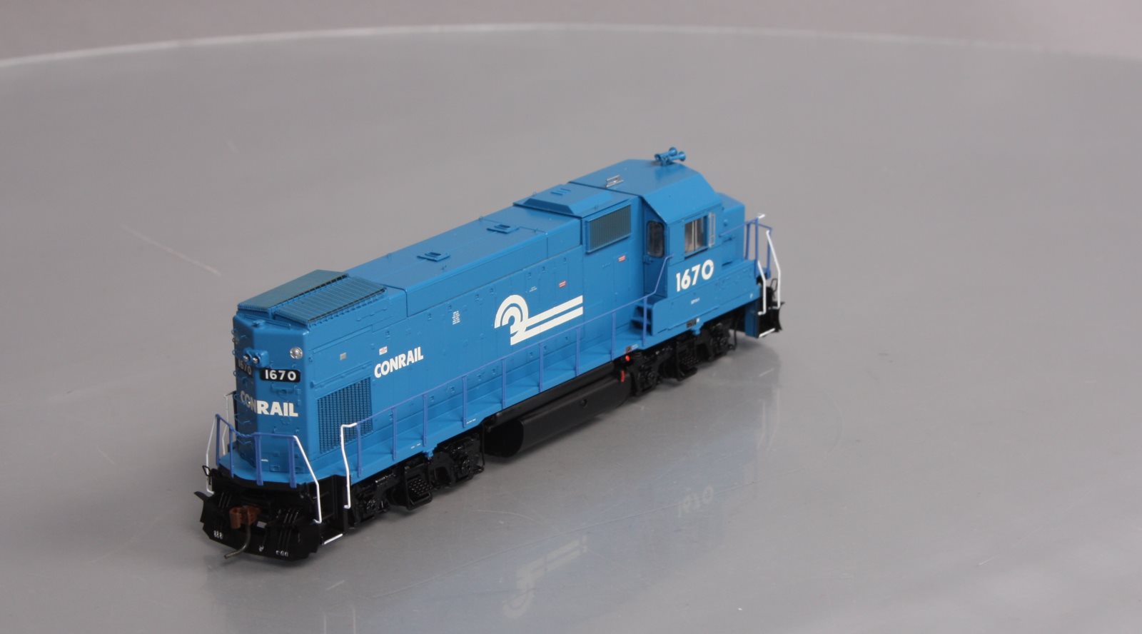 Athearn G68008 HO Conrail GP15-1 Diesel Locomotive #1670