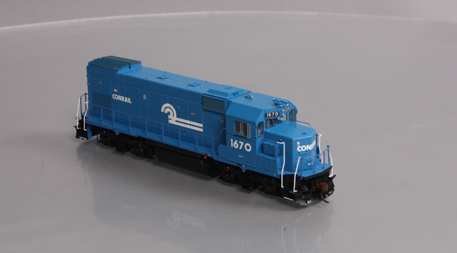 Athearn G68008 HO Conrail GP15-1 Diesel Locomotive #1670