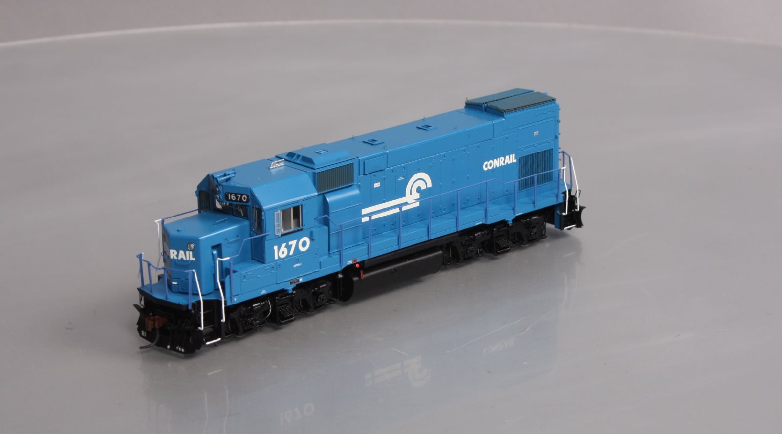Athearn G68008 HO Conrail GP15-1 Diesel Locomotive #1670